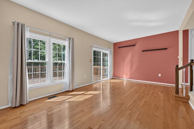 Building Photo - 5619 Ridge View Dr