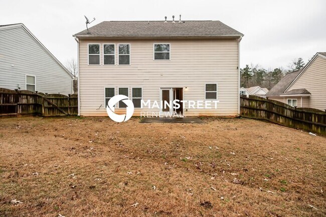 Building Photo - 4 Bedroom Pet-Friendly Home in Fairburn, GA with Main Street Renewal