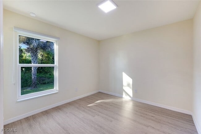 Building Photo - 5038 Tradewinds Cir