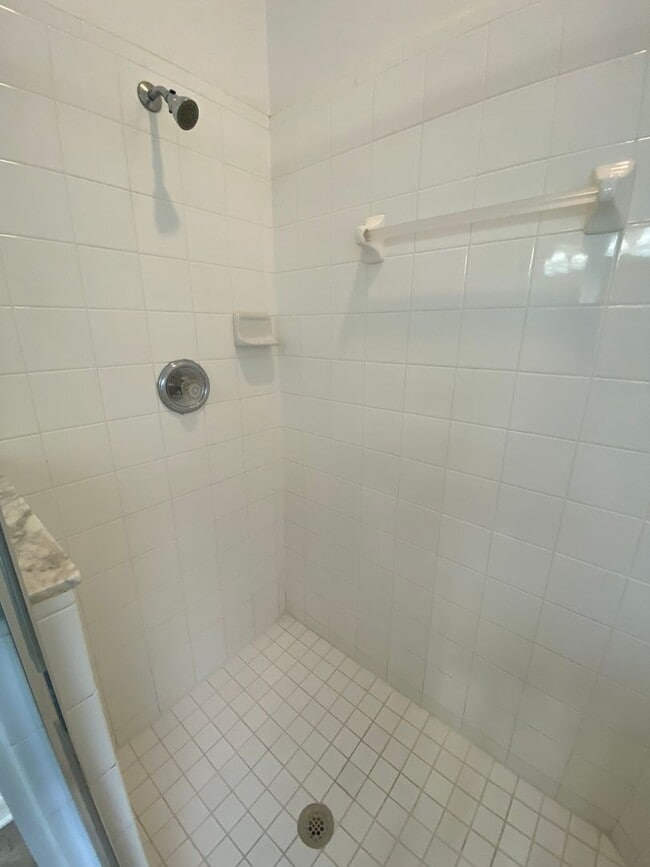 Building Photo - House for rent