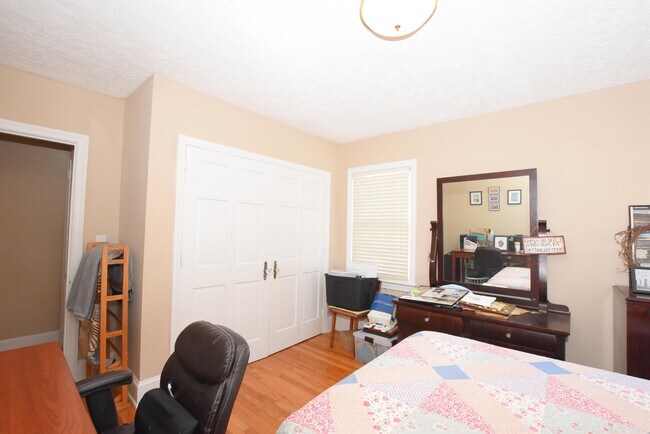 Building Photo - 601 Huske St