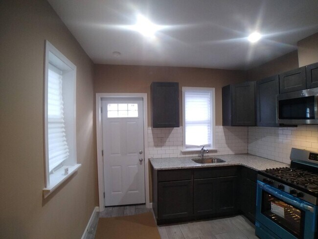 Building Photo - 45 N 59th St