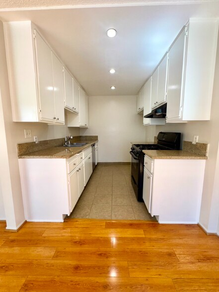 Primary Photo - 430 E San Jose Ave