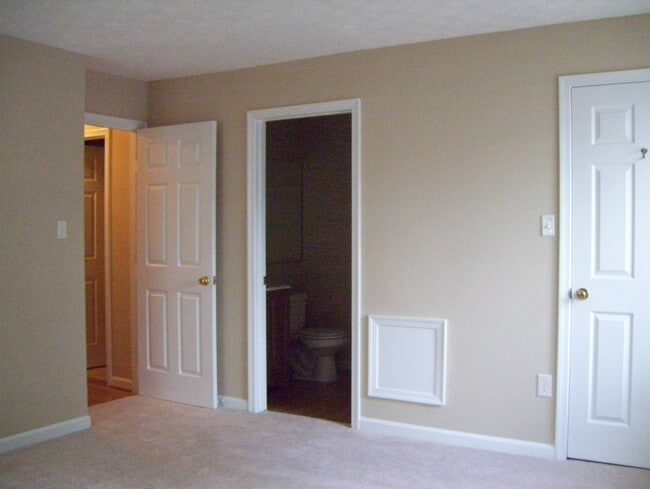 Building Photo - 2137 Wainwright Ct