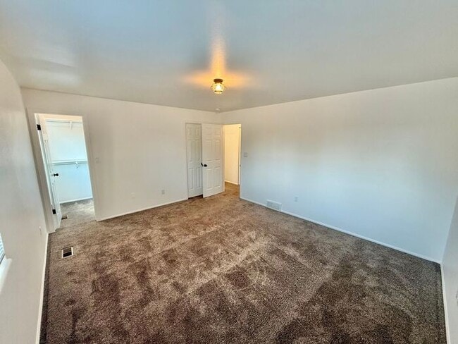 Building Photo - Beautifully Updated Modern Farmhouse 3 bed...