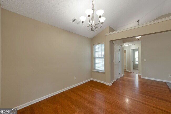 Building Photo - 4750 Buckeye Pl