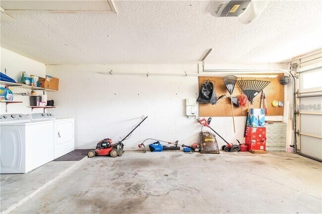 Building Photo - 1907 Coral Tree Ct