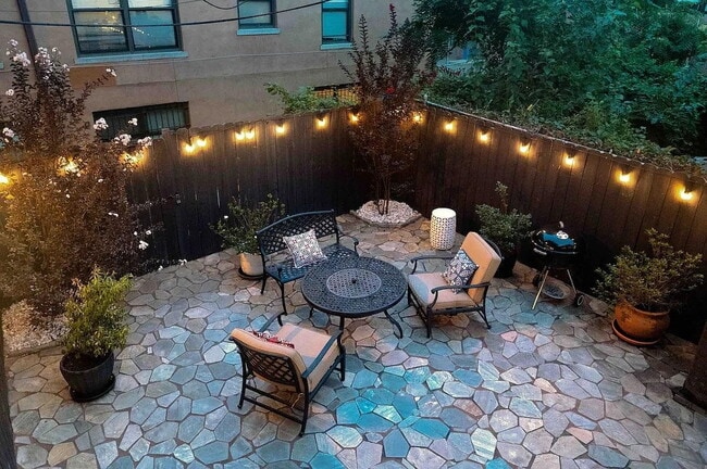 Building Photo - "Spacious 3-Bed, 3-Bath Urban Retreat in Vibrant Washington, DC Neighborhood!"