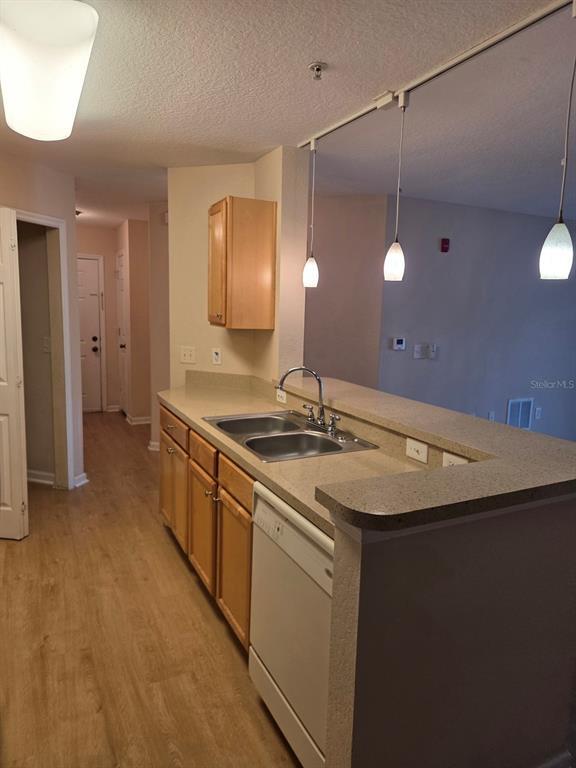 Building Photo - 5824 Lake Pointe Village Cir