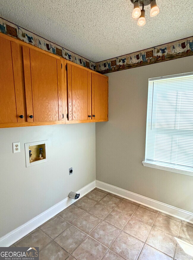 Building Photo - 102 Driftwood Ct