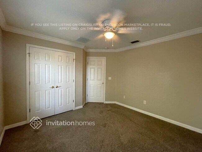 Building Photo - 10448 Deerberry Dr