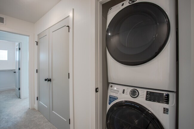 Laundry - 493 W 620 N