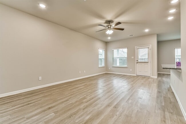 Building Photo - 2127 Port Jackson Dr