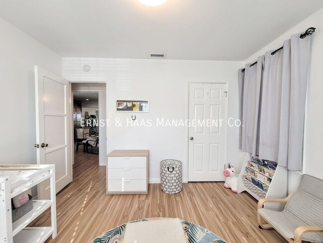 Building Photo - 5632 Hazelbrook Ave