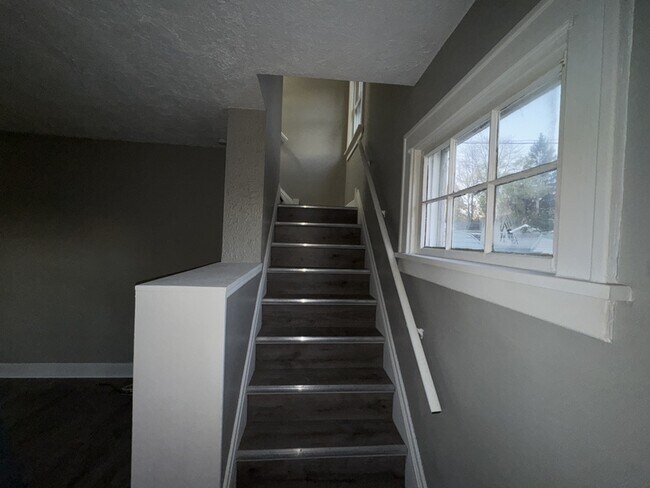 Building Photo - 11104 Lincoln Ave