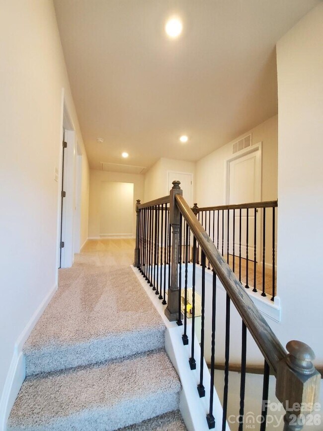 Building Photo - 3013 Lydney Cir