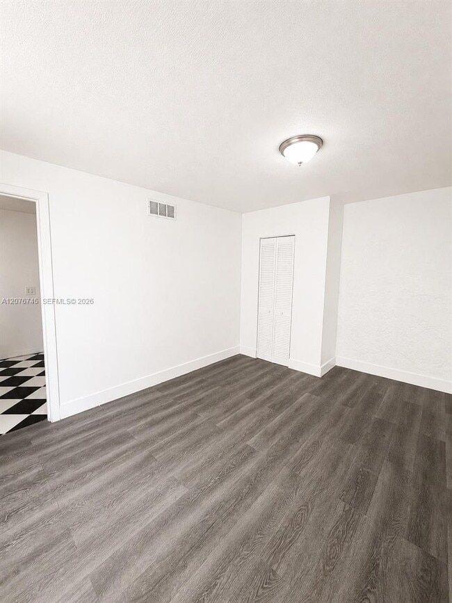 Building Photo - 3011 SW 117th Ave