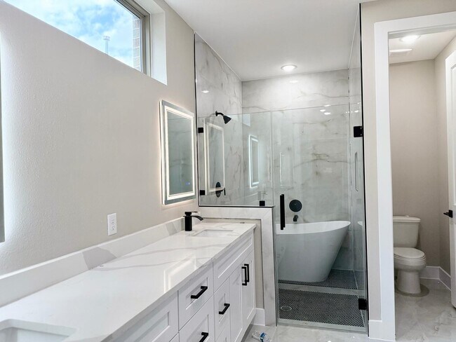 Building Photo - 20019 Venetto St