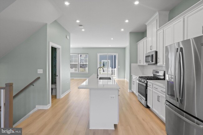 Building Photo - 1780 Cherry Birch St