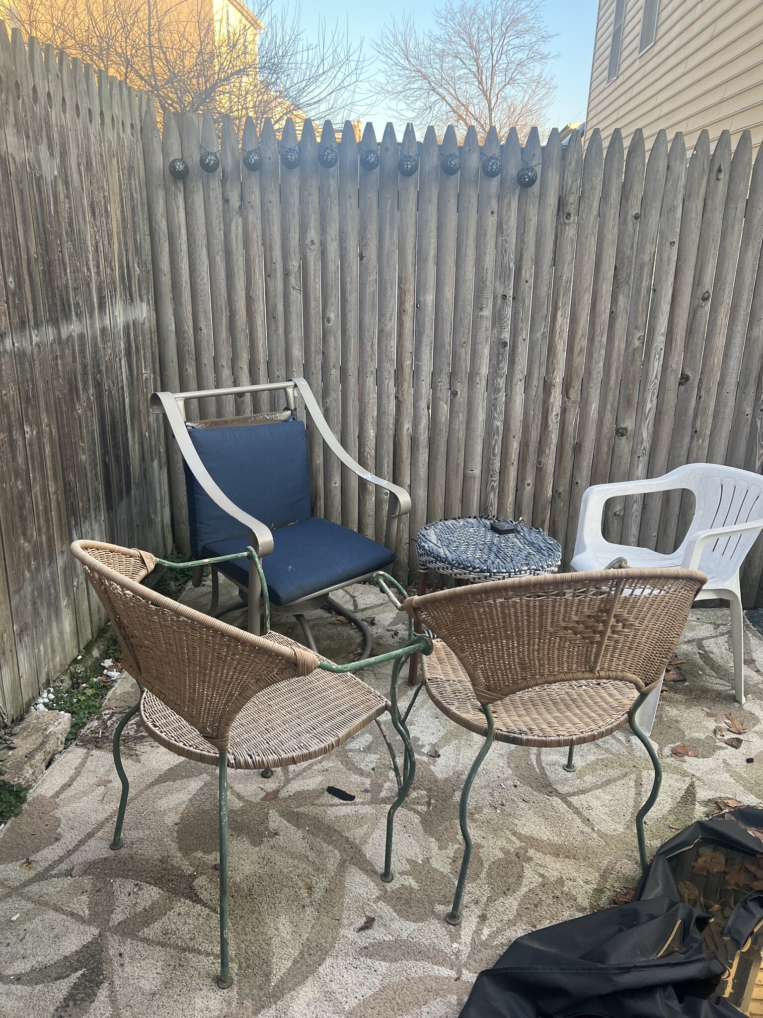 Building Photo - 127 Pensdale Street