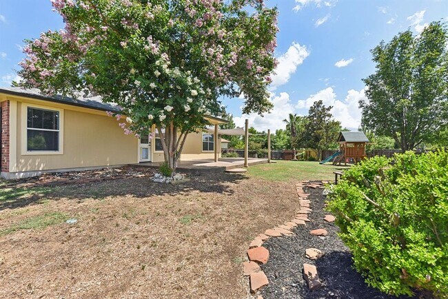 Building Photo - 217 Newport Landing Pl