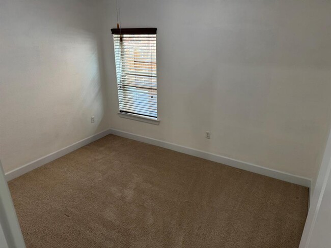 Building Photo - 13704 Camp Comfort Ln