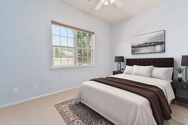Building Photo - Elegant Two-Story Home in Tanner Plantation!