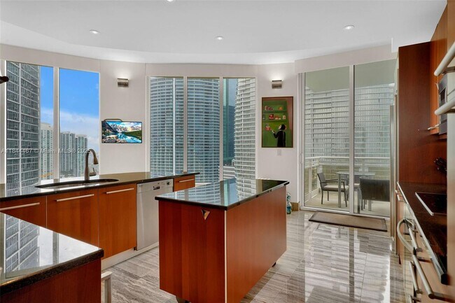 Building Photo - 901 Brickell Key Blvd