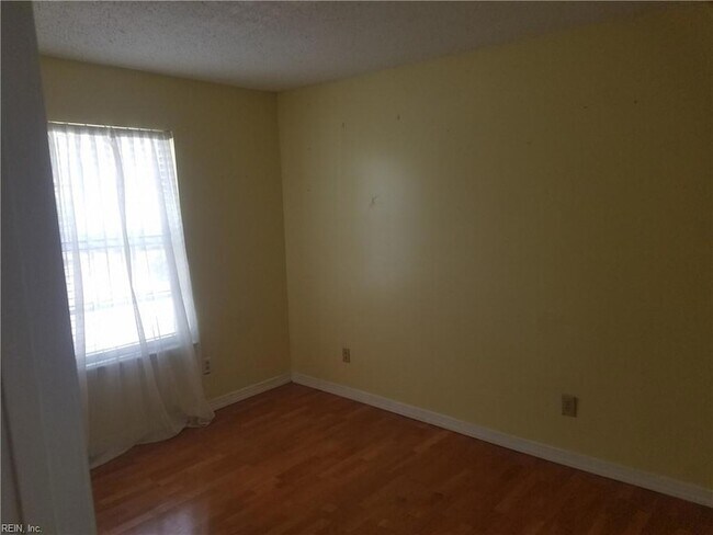 Building Photo - 4126 Thalia Station Cir