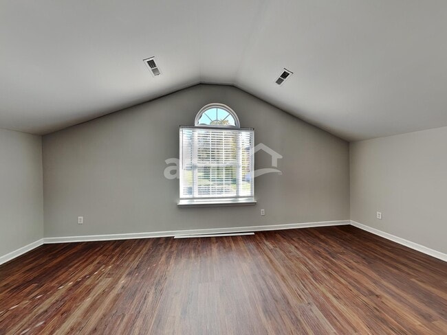 Building Photo - 102 Chambliss Ct