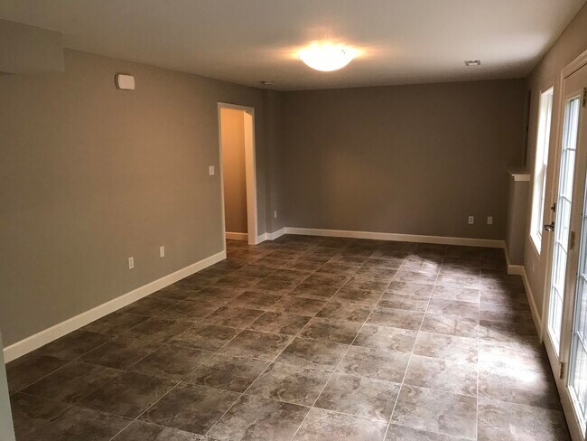 Building Photo - 4518 E Bridgewood Dr
