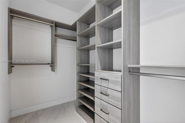 Building Photo - 3750 Yacht Club Dr