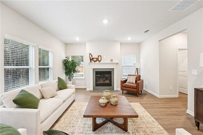 Building Photo - 80 Proust Cir