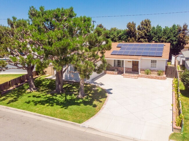Building Photo - Beautiful 4 Bedroom Home in Garden Grove