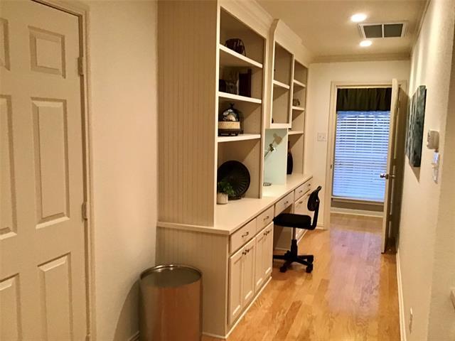 Building Photo - 405 S Lakewood Cir