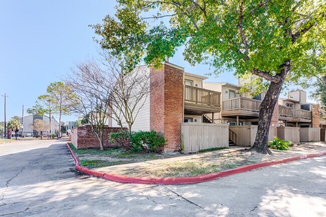 Building Photo - 6001 Reims Rd