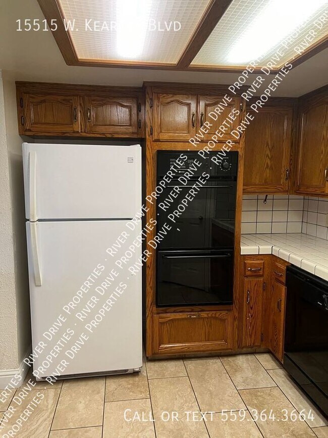 Building Photo - Spacious Two Bedroom in Kerman!