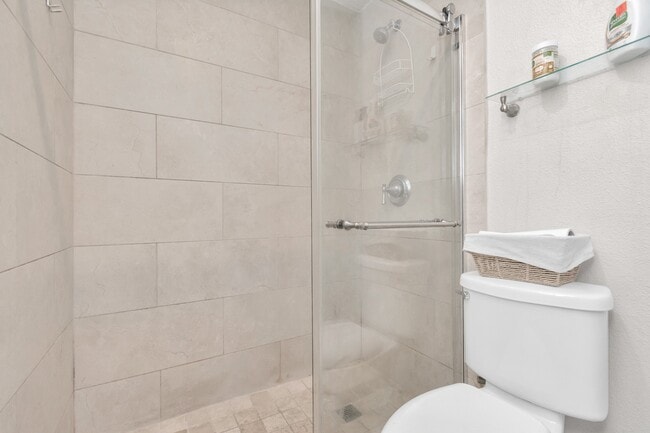 Building Photo - 5837 W Sunforest Dr