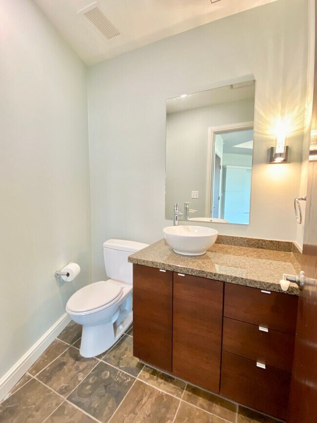 Building Photo - 5900 Mosteller Dr