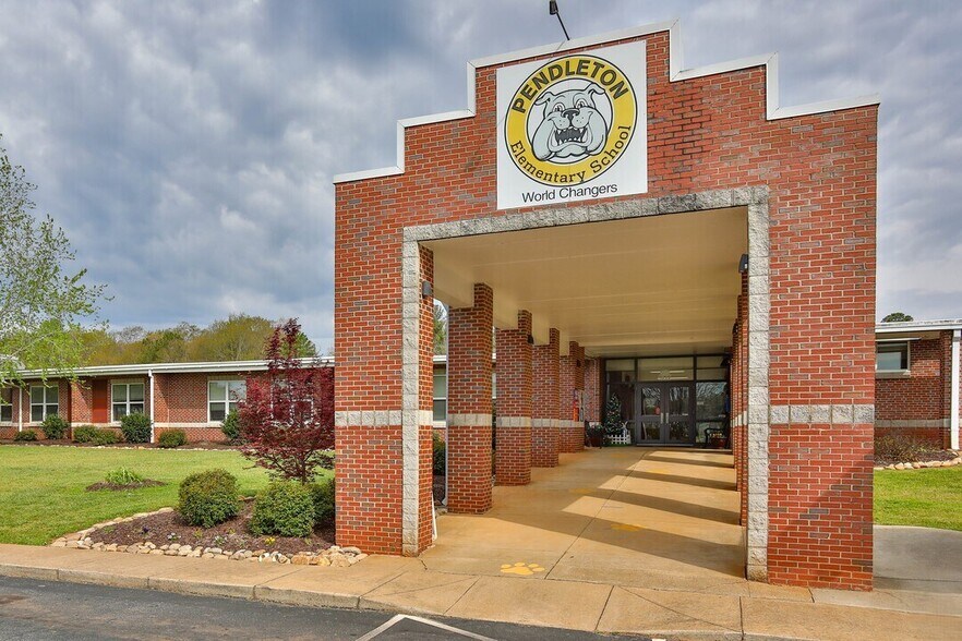Building Photo - 316 Noble Ln