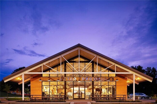 Building Photo - 1833 Sanford Dr