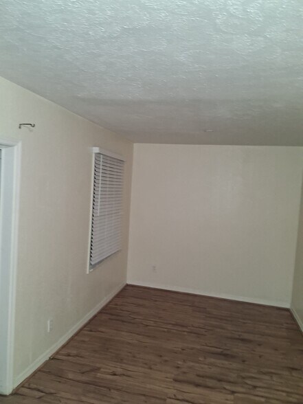 Building Photo - 13828 Orange Sunset Dr
