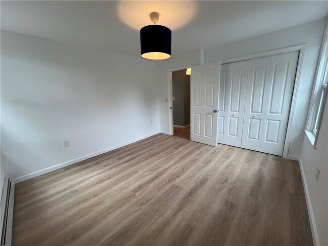 Building Photo - 9 Turner Ave