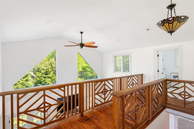 Building Photo - 53 Cove Rd