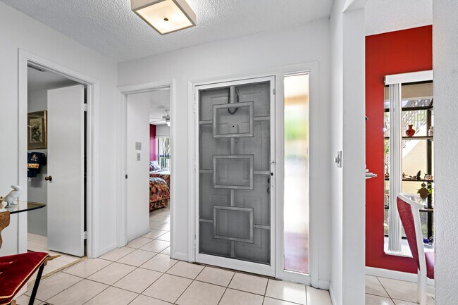 Building Photo - 5153 Oakhill Ln