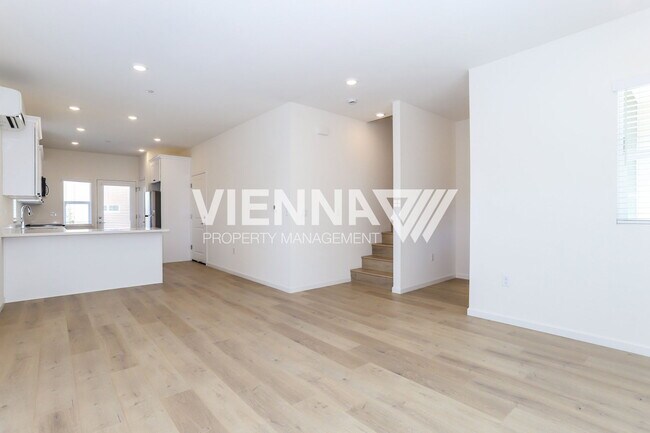 Building Photo - 8082 Quiet Knolls Dr
