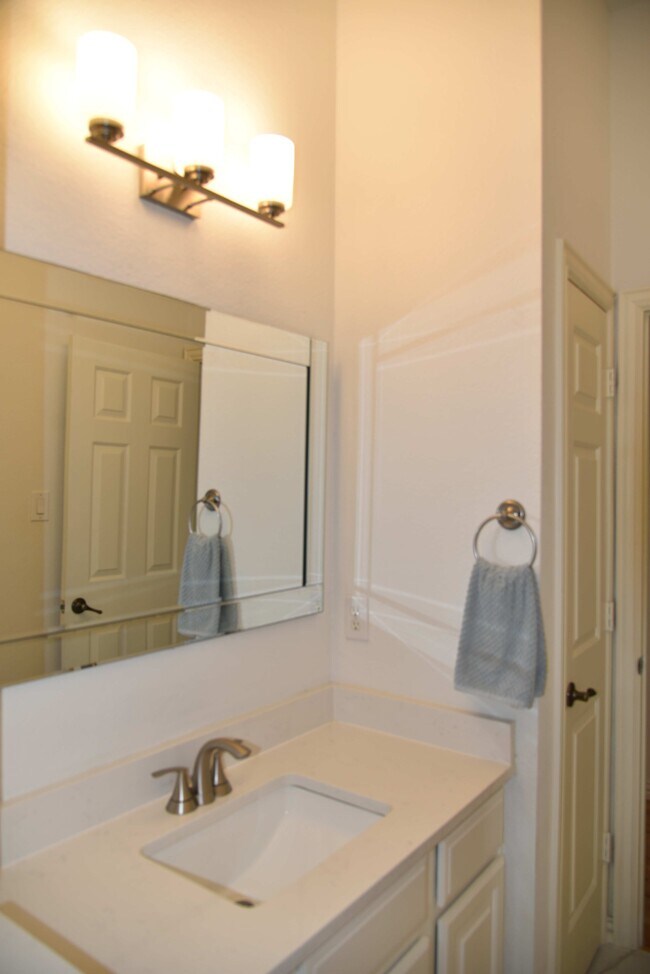 Building Photo - 5447 Wendover Dr