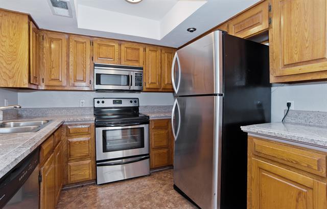 Building Photo - 7450 Holly Hill Dr