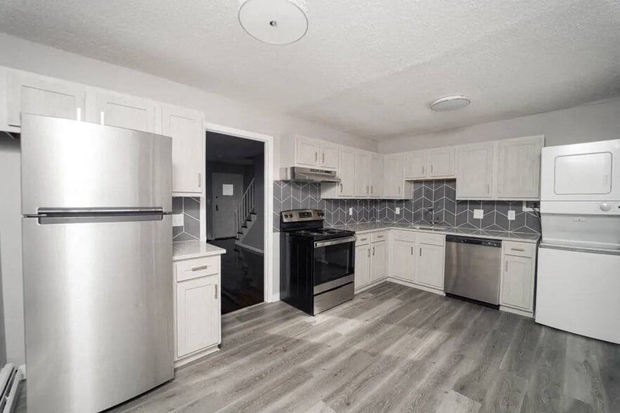 Building Photo - Encore 99