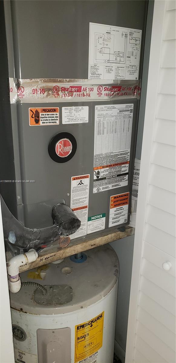 Building Photo - 1673 Bay Rd